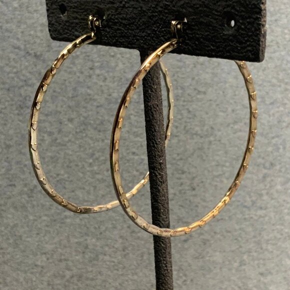Vintage Jewelry - Heart Hoop Pierced Earrings Skinny Silver Textured Snap Retro Vintage Valentine